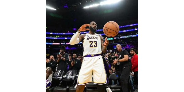 James er den første person i historien, milepælen på 40.000 point er unik i NBA